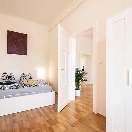 City-apartments - Friendly Reception & Free Bikes * Štýrský Hradec