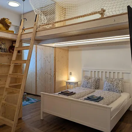 Апартаменти City-apartments - Friendly Reception & Free Bikes